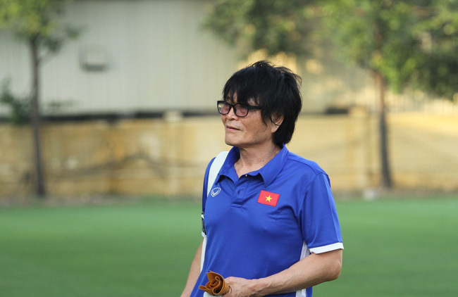 Bác sĩ Choi Ju-young, trợ lý Kim Tae-min chia tay ĐT Việt Nam