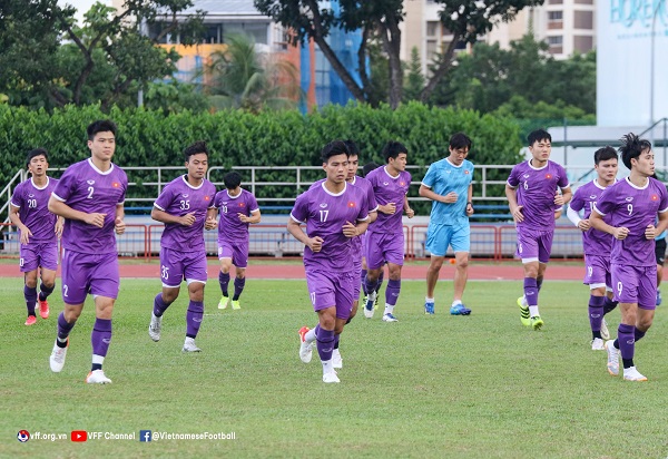  ĐT Việt Nam tập luyện trước trận gặp ĐT Campuchia (ảnh 3) 