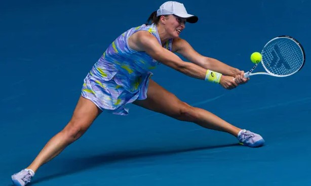 Ashleigh Barty và Madison Keys, Danielle Collins và Świątek đối đầu tại bán kết Australian Open 2022