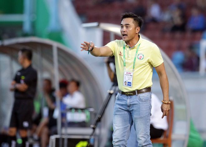 Topenland Bình Định xin hoãn trận đấu với Viettel, Quang Hải trở lại tập luyện