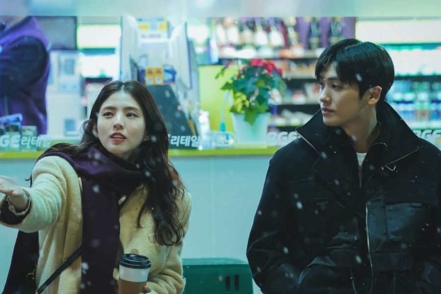 “Soundtrack #1”: Park Hyung Sik “trên tình bạn, dưới tình yêu” với Han So Hee