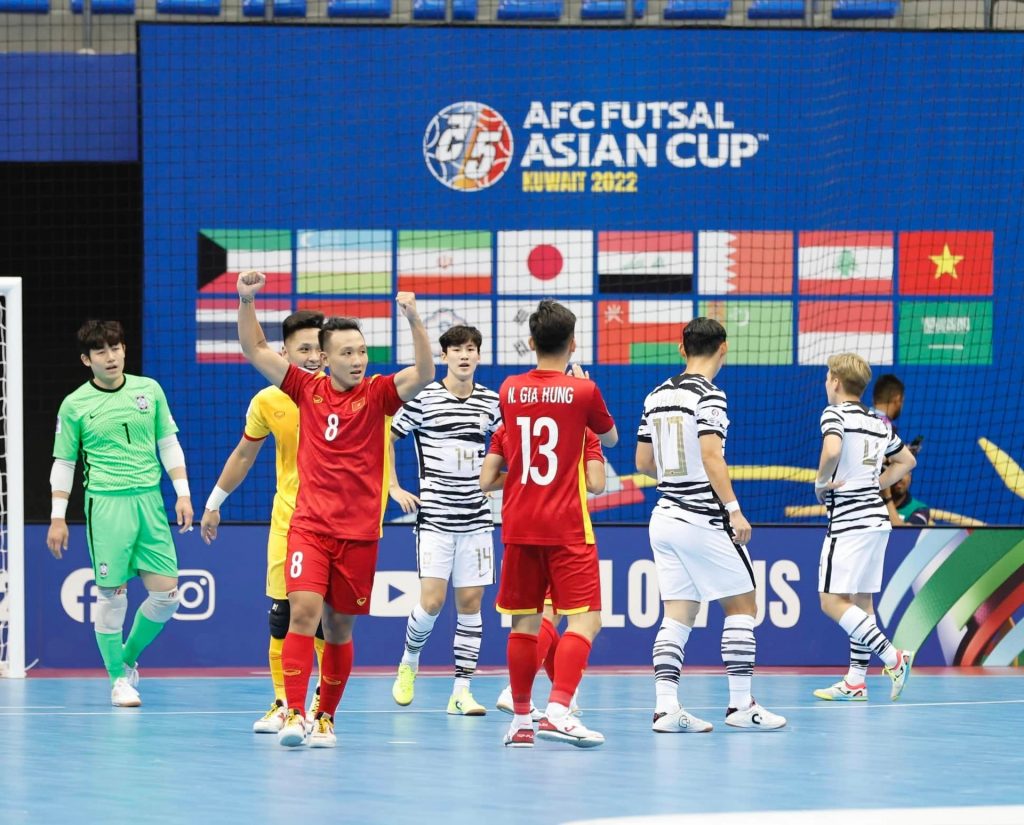 Các cầu thủ áo đỏ thể hiện đẳng cấp với chiến thắng đậm 5-1 trước Hàn Quốc