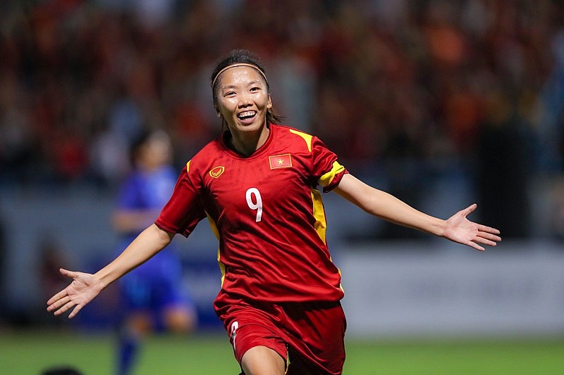 Huỳnh Như: “Hy vọng nhiều cầu thủ Việt Nam chấp nhận rủi ro để đến châu Âu”