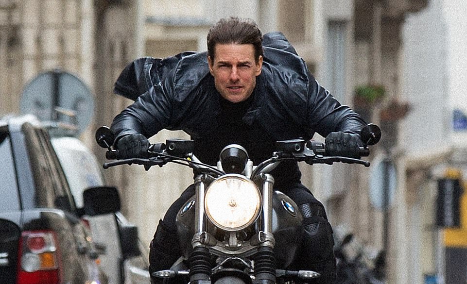 Tom Cruise ‘làm điều không tưởng’: Phi mô tô, lao thẳng xuống vực trong ‘Nhiệm vụ: Bất khả thi nghiệp báo phần một’ 
