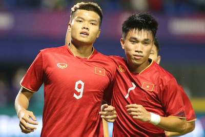 Kết quả U22 Việt Nam vs U22 Malaysia: 3 bàn thắng, 2 thẻ đỏ và vé bán kết
